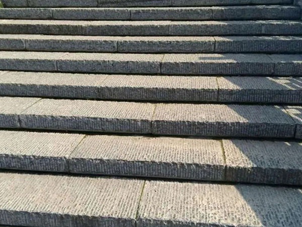青石板棧道面